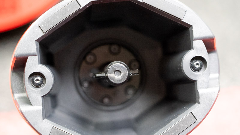 Shows the inside of the Bowflex adjustable kettlebell where the weight plates go