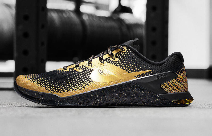 Nike metcon 3 black x gold best sale