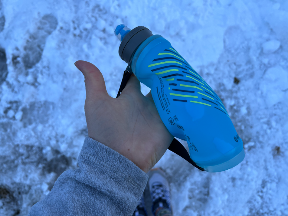 Nathan SpeedDraw Plus Insulated Flask, Handheld Running Water Bottle. Grip  Free for Runners, Hiking etc Black