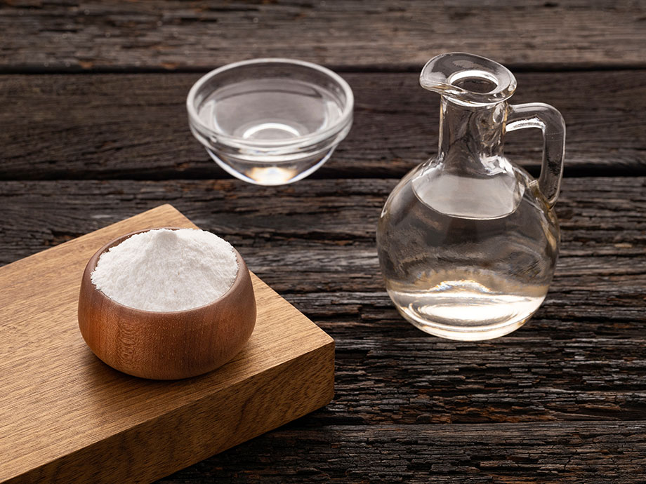 baking-soda-and-white-vinegar