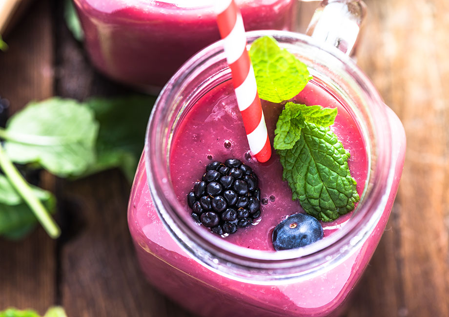 berry-smoothie-in-jar