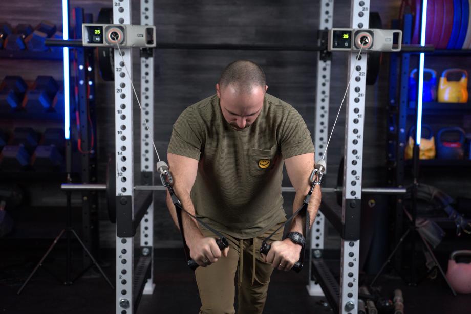Can Trap Bar Deadlifts Replace Squats? (Here's The Surprising Answer) -  Bells of Steel Canada Blog