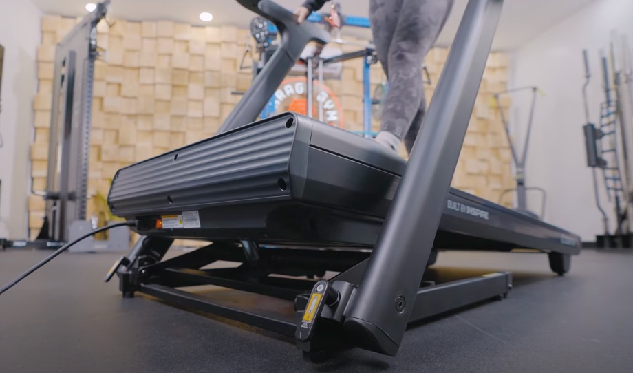 A close look at the inclined deck on a Centr RUNR-S treadmill.