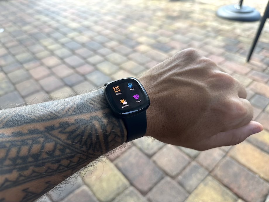 Fitbit Versa 3 Review (2024): An Affordable Apple Watch Alternative  