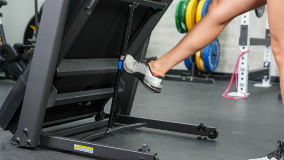 Horizon Fitness T101 Treadmill Review (2024) Gym Reviews Garage 