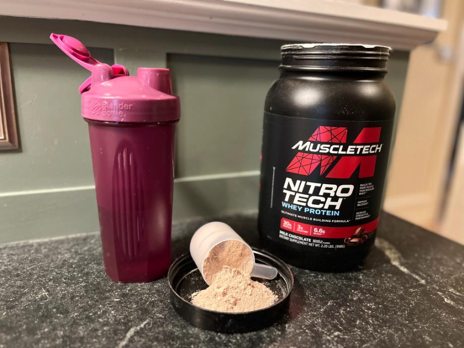 A scoop of MuscleTech Nitro Tech protein.