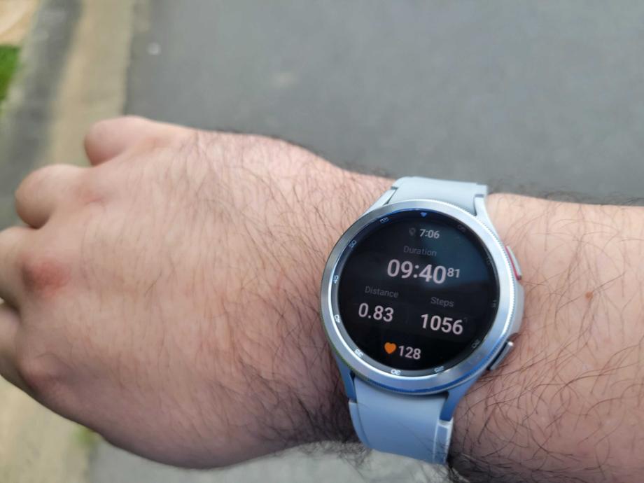 The Samsung Galaxy Watch4 Classic tracking a cardio workout