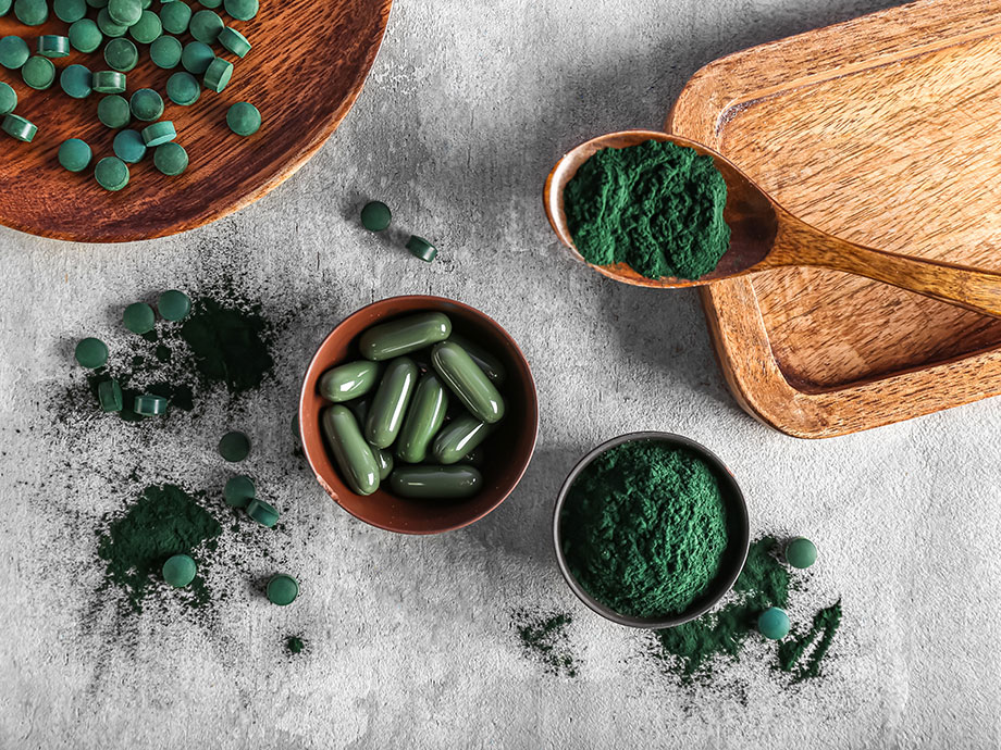 8 Benefits of Spirulina: A Superfood with 10 Times More Antioxidants Than Blueberries 